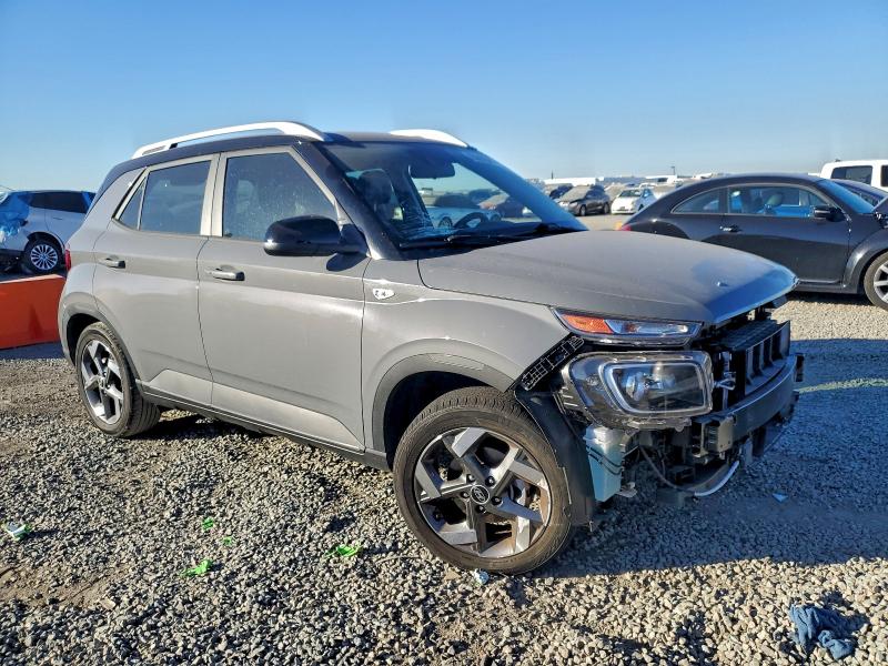 Фото 4 - HYUNDAI VENUE