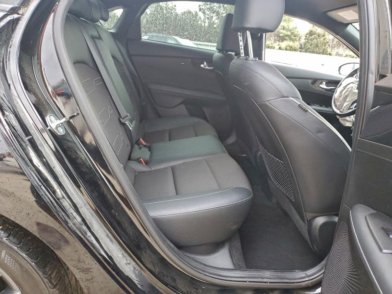 Фото 10 - KIA FORTE