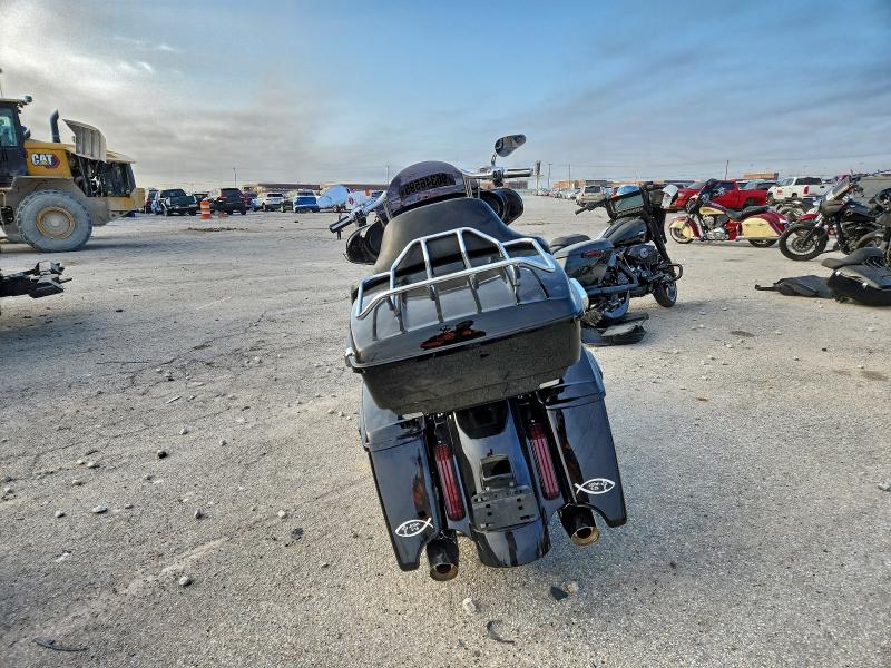 HARLEY-DAVIDSON FL 2016