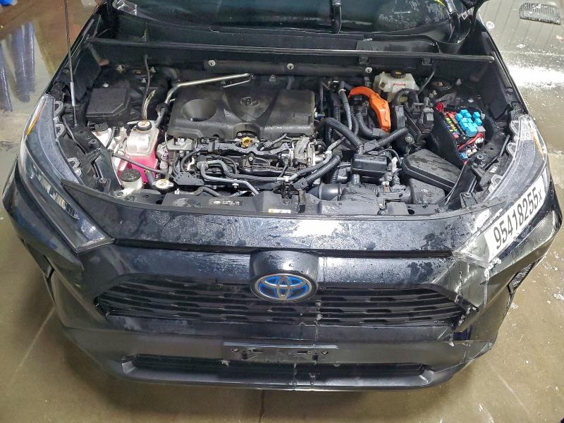 Фото 11 - TOYOTA RAV4
