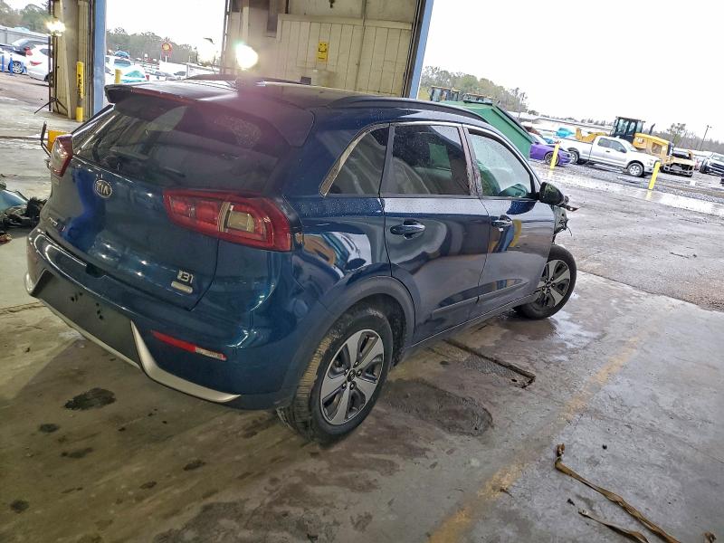 Фото 3 - KIA NIRO