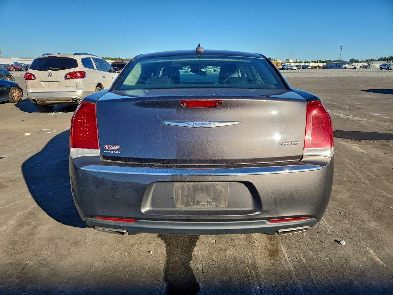 Фото 6 - CHRYSLER 300