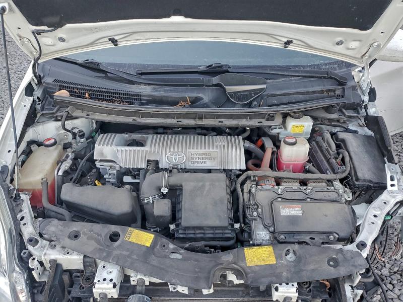 Фото 11 - TOYOTA PRIUS