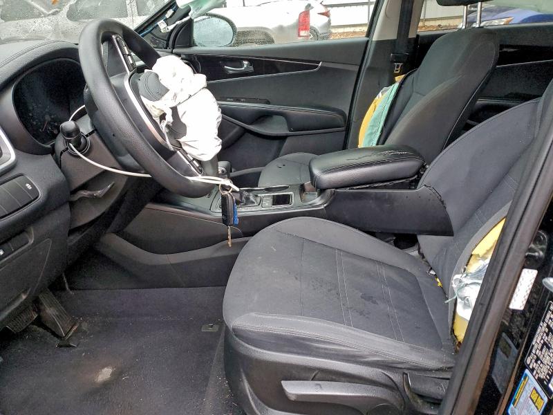 Фото 7 - KIA SORENTO