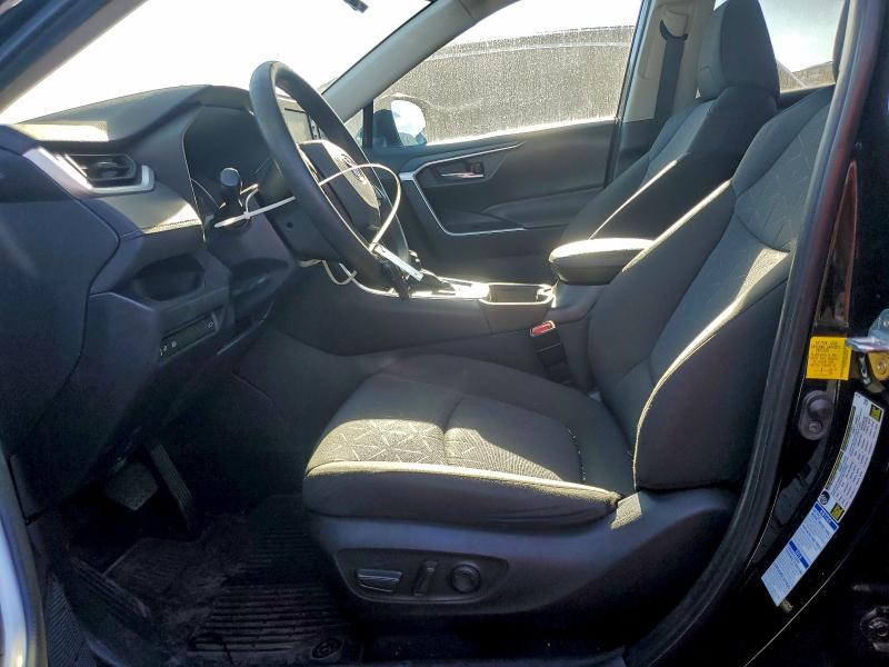 Фото 7 - TOYOTA RAV4