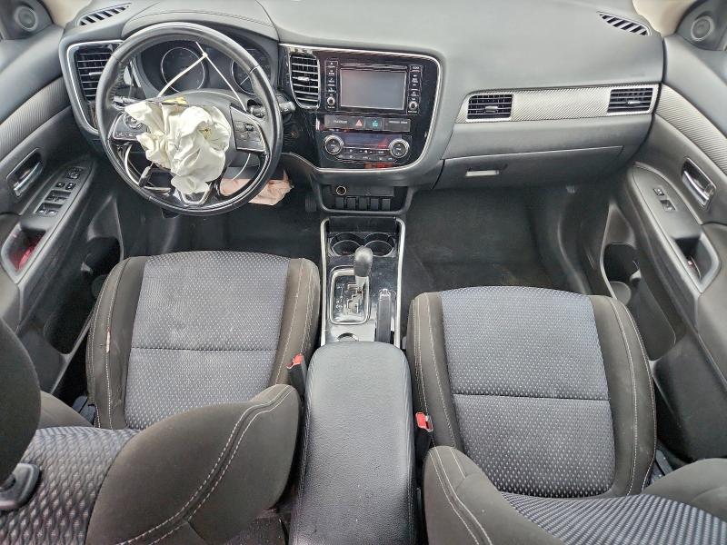 Фото 8 - MITSUBISHI OUTLANDER