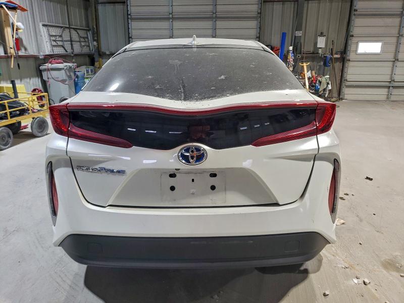 Фото 6 - TOYOTA PRIUS