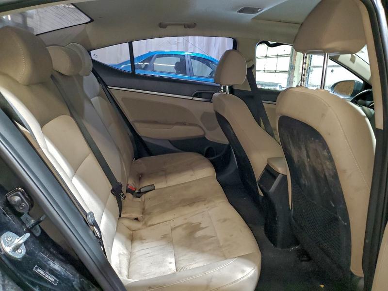 Фото 10 - HYUNDAI ELANTRA