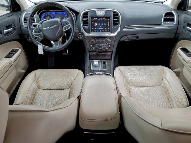 Фото 8 - CHRYSLER 300