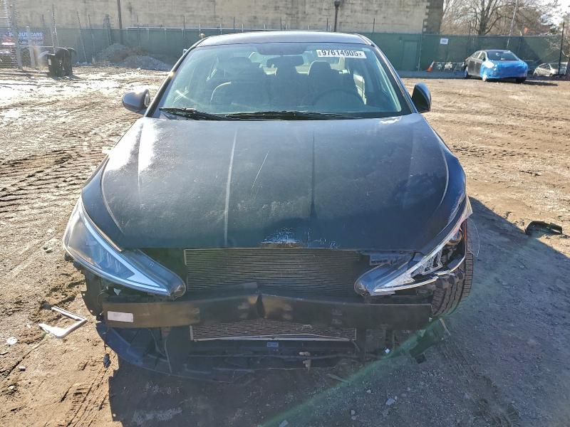 Фото 5 - HYUNDAI ELANTRA