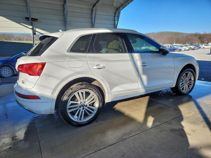 Фото 3 - AUDI Q5