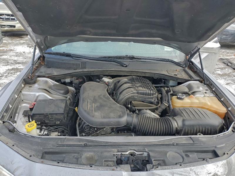 Фото 11 - CHRYSLER 300