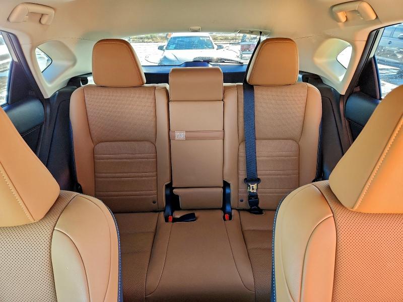 Фото 10 - LEXUS NX