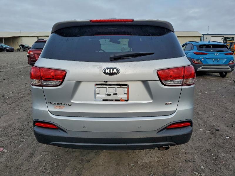 Фото 6 - KIA SORENTO