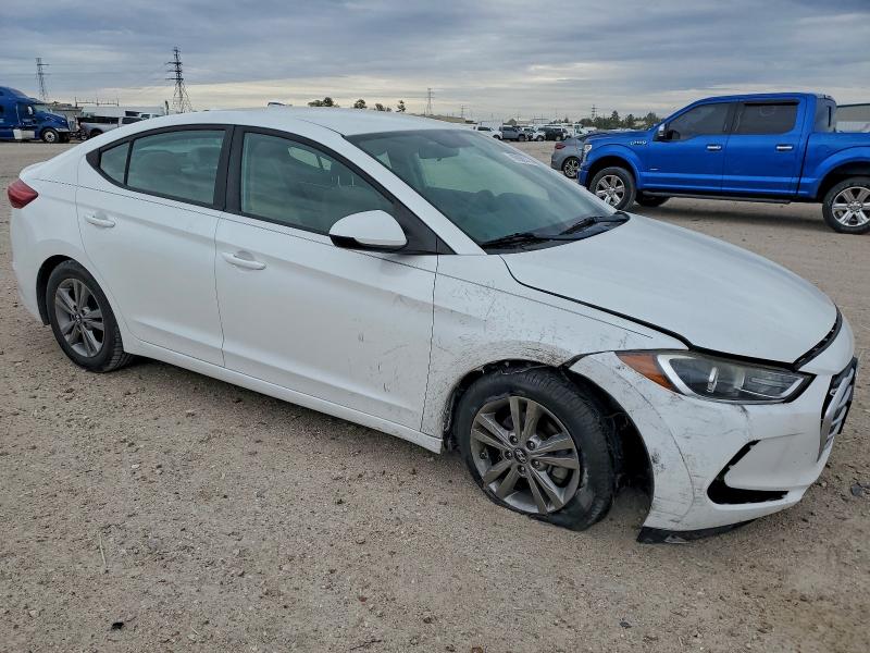 Фото 4 - HYUNDAI ELANTRA