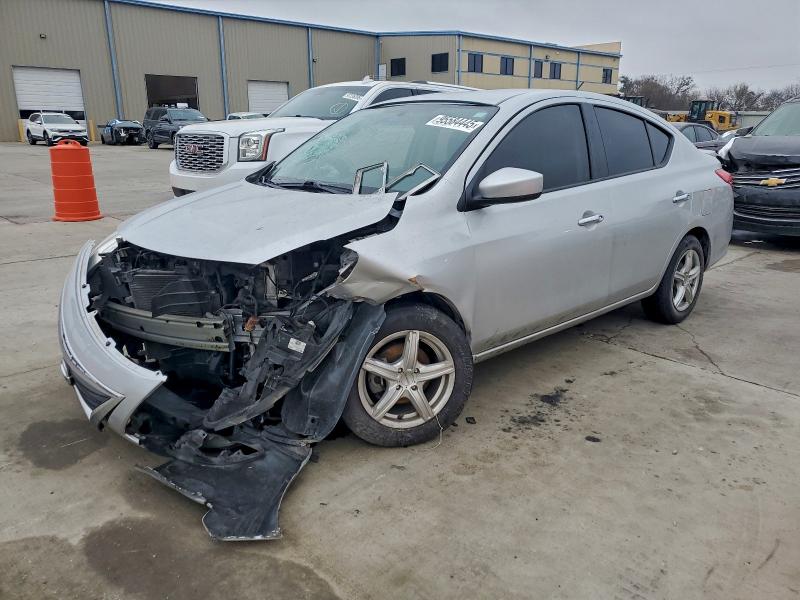 Фото 1 - NISSAN VERSA