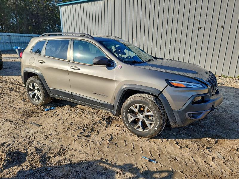 Фото 4 - JEEP CHEROKEE