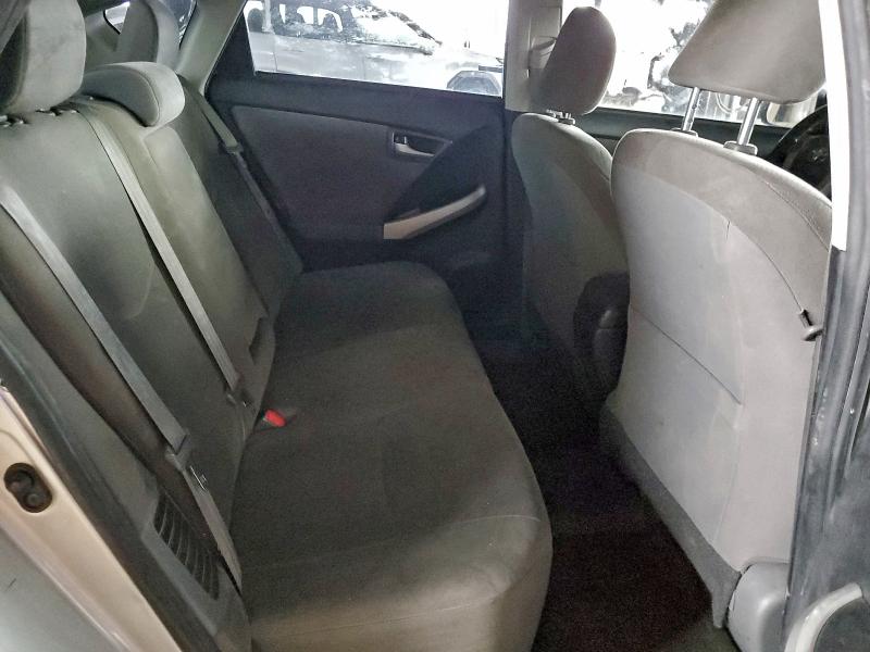 Фото 10 - TOYOTA PRIUS