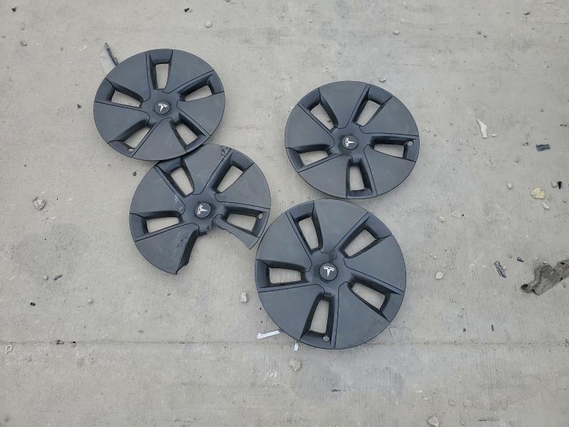 Фото 12 - TESLA MODEL 3