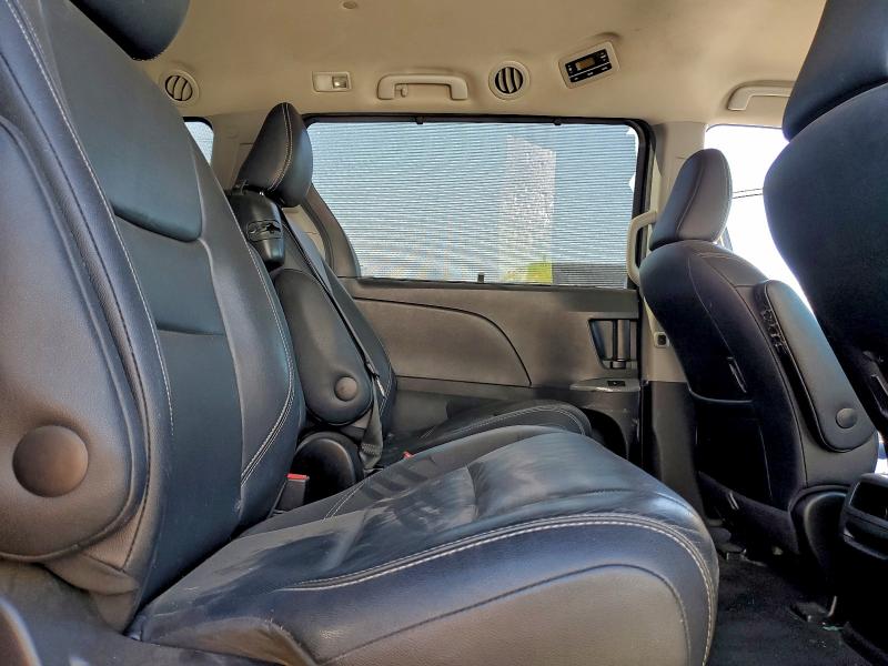 Фото 11 - TOYOTA SIENNA