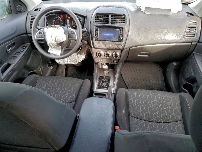 Фото 8 - MITSUBISHI OUTLANDER