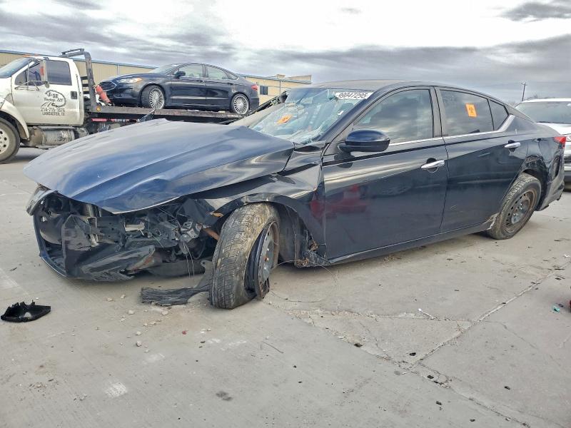 Фото 1 - NISSAN ALTIMA