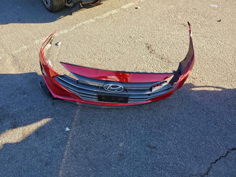 Фото 12 - HYUNDAI ELANTRA