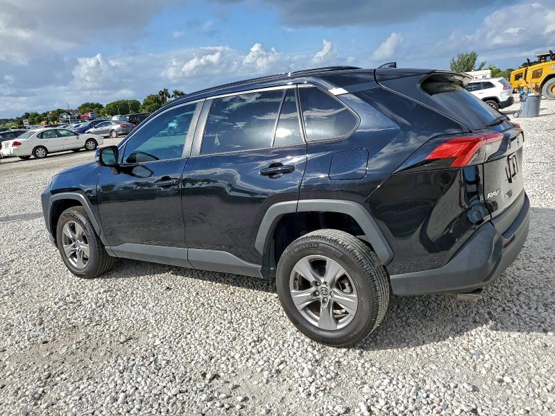 Фото 2 - TOYOTA RAV4