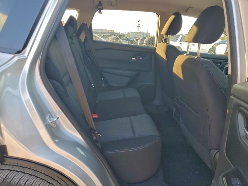 Фото 10 - NISSAN ROGUE