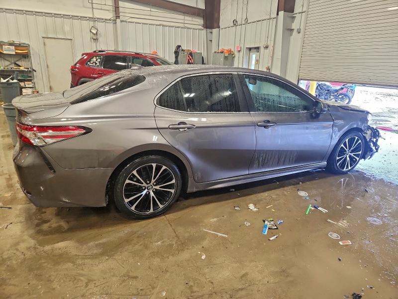 Фото 3 - TOYOTA CAMRY