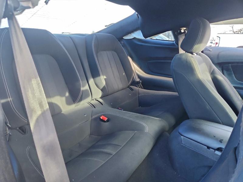 Фото 10 - FORD MUSTANG