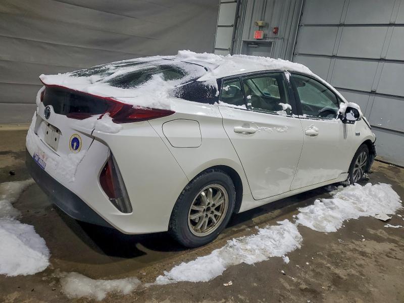 Фото 3 - TOYOTA PRIUS