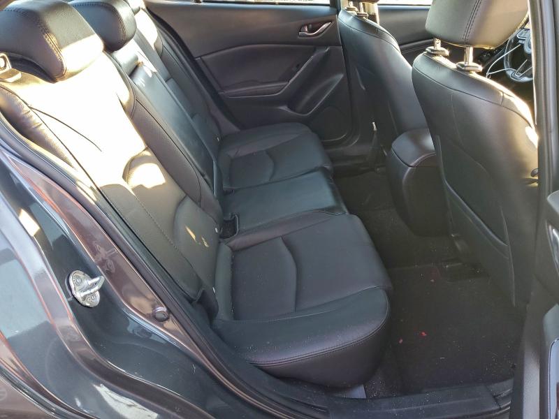 Фото 10 - MAZDA 3