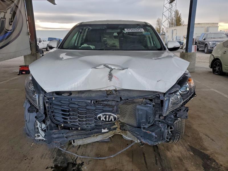 Фото 5 - KIA SORENTO