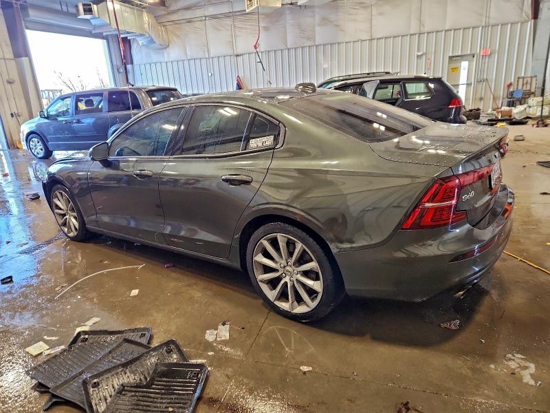 Фото 2 - VOLVO S60