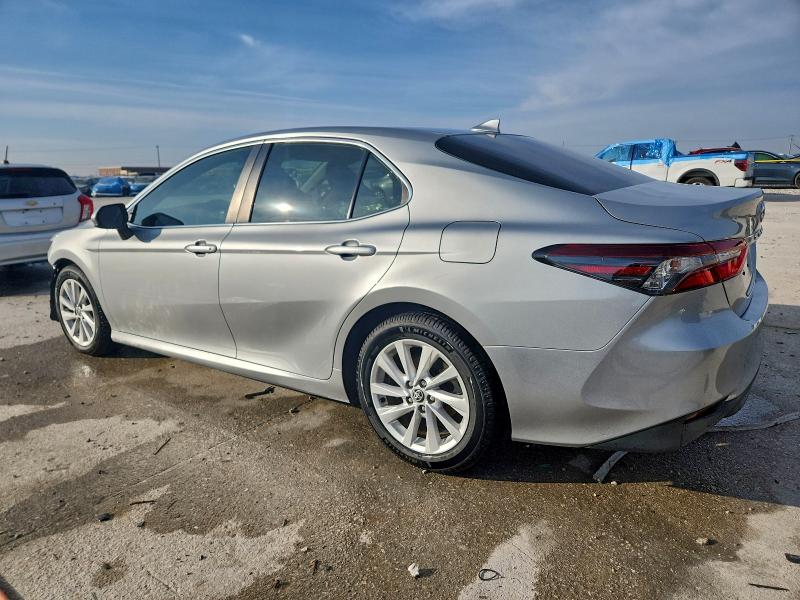 Фото 2 - TOYOTA CAMRY