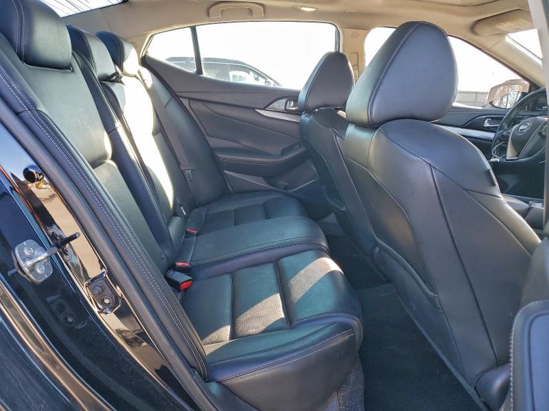 Фото 10 - NISSAN MAXIMA