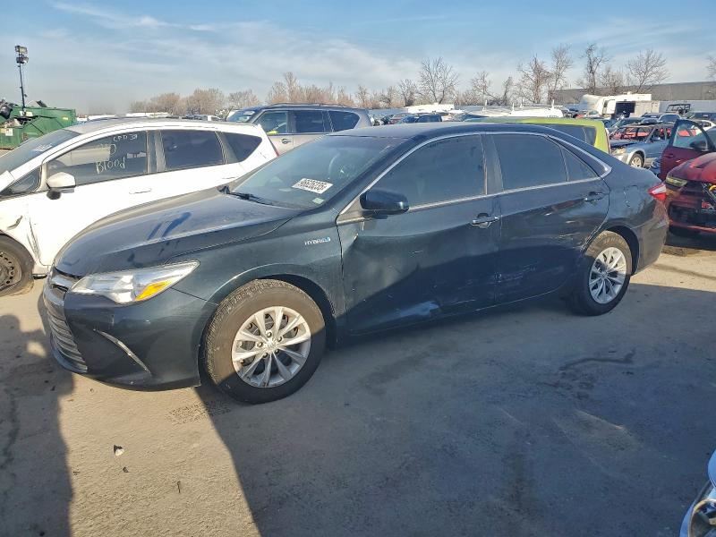 Фото 1 - TOYOTA CAMRY
