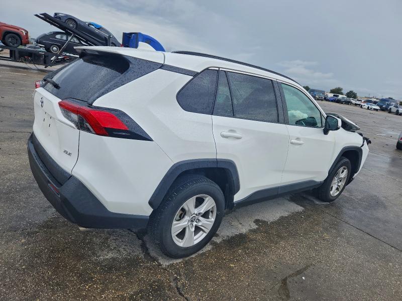 Фото 3 - TOYOTA RAV4