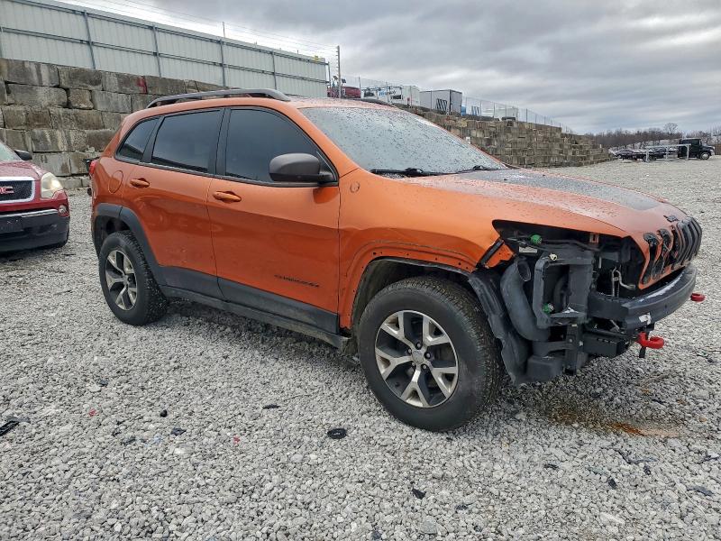 Фото 4 - JEEP CHEROKEE