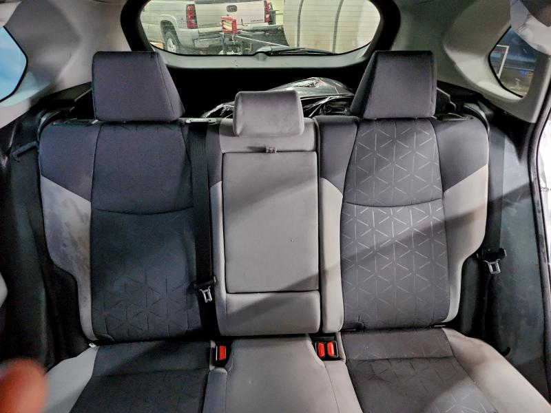 Фото 10 - TOYOTA RAV4