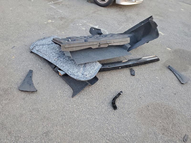 DODGE CHALLENGER 2015 VIN 2C3CDZBT9FH747571