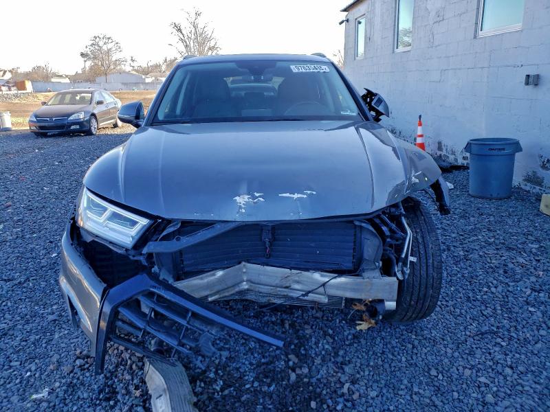 Фото 5 - AUDI Q5