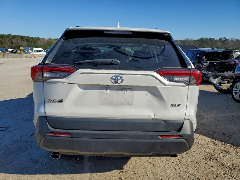 Фото 6 - TOYOTA RAV4