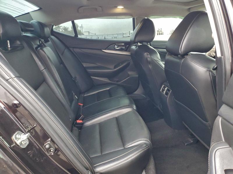 Фото 10 - NISSAN MAXIMA