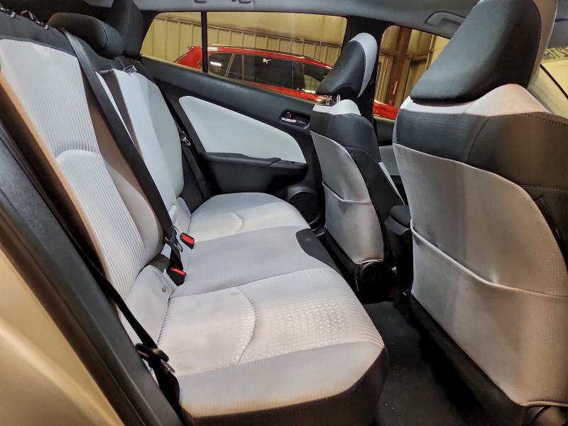 Фото 10 - TOYOTA PRIUS