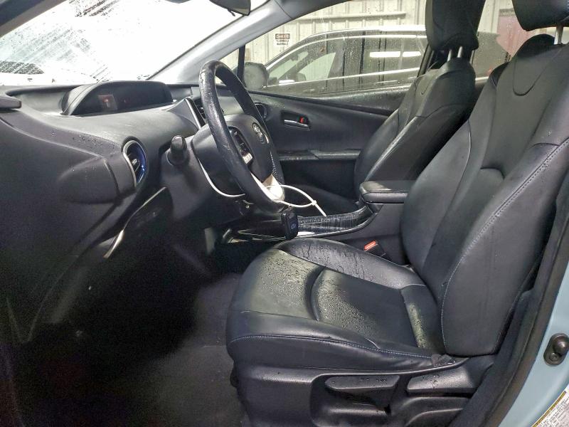 Фото 7 - TOYOTA PRIUS