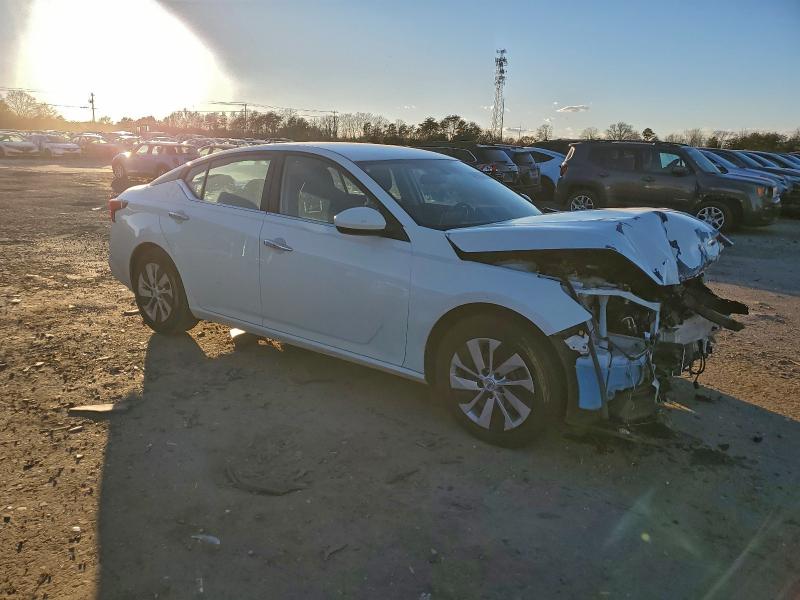 Фото 4 - NISSAN ALTIMA