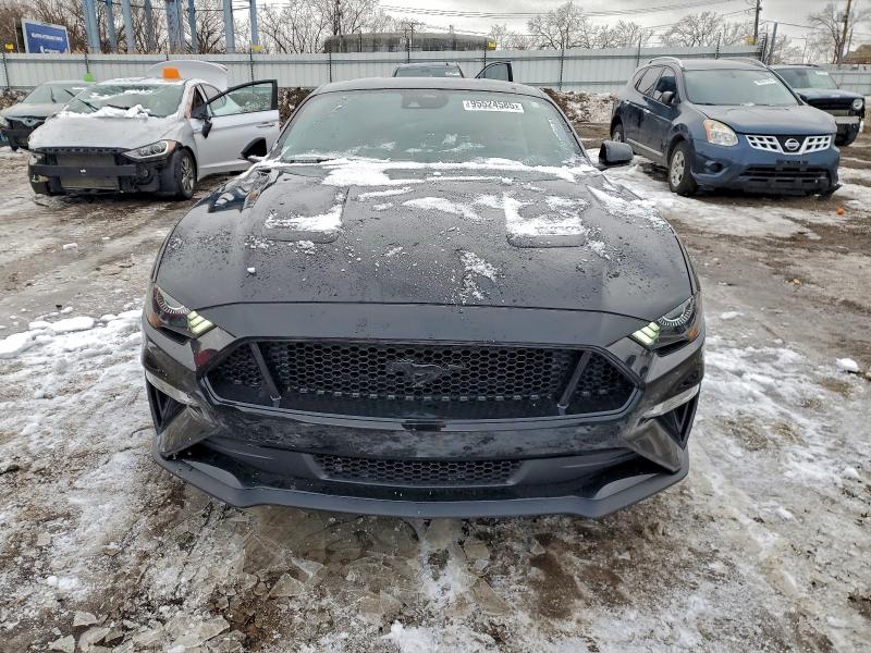 Фото 5 - FORD MUSTANG