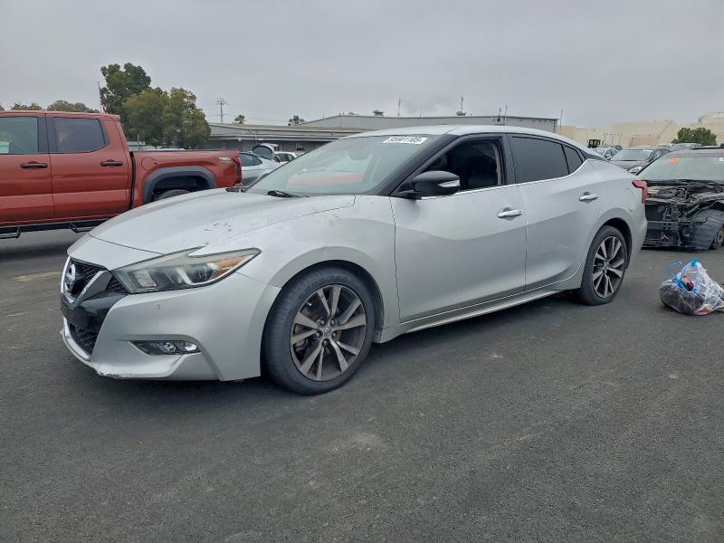 Фото 1 - NISSAN MAXIMA